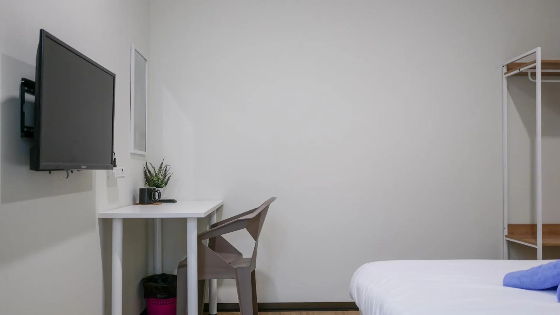 Hostel Cheerful Guesthouse #Adventist#Budgetstay George Town